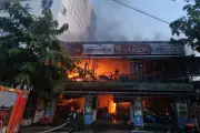 Quán nhậu Nha Trang bốc cháy, thực khách tháo chạy