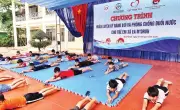 Quảng Ngãi trao 2.000 mũ bảo hiểm; Khánh Hòa đón 48.700 khách tàu biển