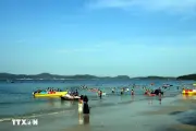 Quảng Ninh: Du lịch biển đảo hấp dẫn du khách dịp hè nắng nóng