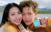 Quỳnh Anh Shyn được bạn trai Nam Phùng cầu hôn lãng mạn tại Kyrgyzstan