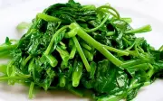 Rau muống: Lợi ích sức khỏe và bí quyết luộc xanh giòn không thâm