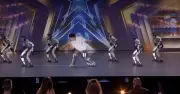 Robot hình người nhảy Lady Gaga gây sốt trên America's Got Talent