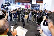Robot VR-H3 của VinRobotics tỏa sáng tại hai sự kiện công nghệ hàng đầu thế giới