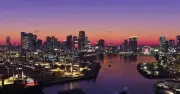 Rockstar tung ảnh thực tế GTA 6 Vice City về đêm, cộng đồng game xôn xao