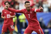 Ronaldo ghi bàn ở kỳ World Cup thứ 6, xác lập kỷ lục lịch sử