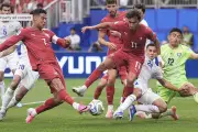 Ronaldo lập cú đúp, phá kỷ lục World Cup của Messi