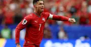 Ronaldo lập kỷ lục ghi bàn 6 kỳ World Cup liên tiếp, Bồ Đào Nha thắng Uzbekistan 5-0