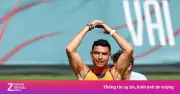 Ronaldo ra hiệu đuổi phóng viên trong buổi tập của Bồ Đào Nha
