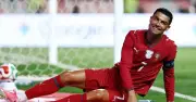 Ronaldo vẫn tịt ngòi, Bồ Đào Nha thắng Nigeria 2-1