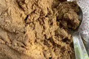 Ruốc sông nhìn như hạt cát, đặc sản lạ miệng ở Hải Phòng, Hưng Yên
