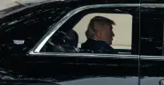 Số bác sĩ khám sức khỏe cho Tổng thống Trump gây hoài nghi