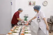 Sợ ăn nhiều nuôi khối u, bệnh nhân ung thư suy kiệt