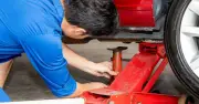 Sai lầm khi dùng kích nâng ô tô có thể gây nguy hiểm