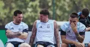 Sao Argentina tiết lộ Messi dự đoán như thần trận đấu với Algeria