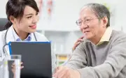 Sau 60 tuổi: Dấu hiệu đau đầu chóng mặt cảnh báo nguy cơ đột quỵ