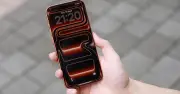 Sau một năm, iPhone 17 vẫn hút khách nhờ trải nghiệm bền và lựa chọn nâng cấp rõ ràng