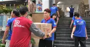 Sinh viên TP.HCM miệt mài vận chuyển vật phẩm tiếp sức mùa thi