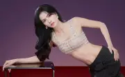 Siêu mẫu Anh Thư gợi cảm đến ngỡ ngàng ở tuổi 44
