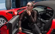 Siêu mẫu Thanh Hằng tậu Porsche gần 5 tỷ đồng từ thương nhân dịp đặc biệt