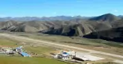 Sân bay 'cô độc nhất thế giới' với đường băng dài kỷ lục 5,5 km tại Tây Tạng