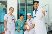 Sản phụ sinh con trên xe khách được cấp cứu kịp thời tại Quảng Trị
