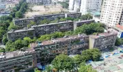 Sống trong chung cư gần 50 năm tuổi: Hàng trăm hộ dân nơm nớp lo sợ