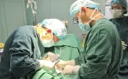 Sốt cao, buồn nôn, đau thượng vị: Cụ ông Ninh Bình nguy kịch vì uống thuốc nam