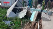 Sạt lở ven sông cuốn trôi 3 căn nhà tại Cà Mau, thiệt hại hơn 1,7 tỷ đồng