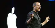 Steve Jobs bán xe hơi để mua máy tính, 2 năm sau ông trở thành triệu phú