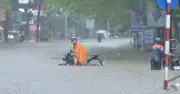 Đợt không khí lạnh đầu tháng 6 hiếm gặp, miền Bắc mưa lớn