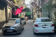 Đỗ ô tô trước cửa nhà, tài xế bị phạt 2,5 triệu đồng