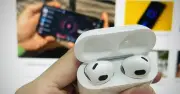 Tai nghe bị nhỏ tiếng không phải do hỏng, mà do bẩn