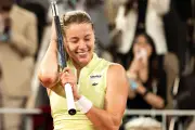 Tay vợt vượt qua vòng loại viết tiếp cổ tích tại Roland Garros