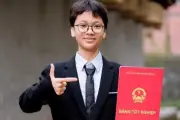 Thủ khoa chuyên lý: 