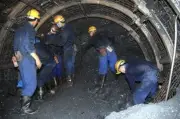 Thợ lò Công ty Than Uông Bí bị đá rơi trúng tử vong khi làm việc