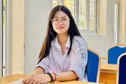 Thí sinh bay hơn 2.000km từ Phú Quốc ra Hà Nội thi lớp 10 chuyên Sư phạm