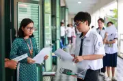 Thí sinh hoàn thành bài thi tự chọn tốt nghiệp THPT 2026, đề Tiếng Anh và Vật lý gây chú ý