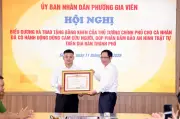 Thủ tướng tặng Bằng khen cho nam thanh niên dùng bình chữa cháy cứu người