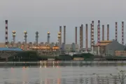 Thỏa thuận hòa bình Mỹ-Iran: 'Phao cứu sinh' cho nền kinh tế Tehran