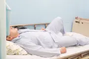 Thức khuya xem World Cup: Cảnh giác 'nợ ngủ tích lũy' gây đột quỵ