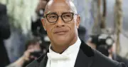 The Rock phản hồi hài hước khi bị chê bán dầu gội dù đầu trọc