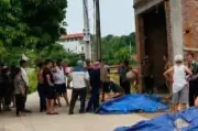 Thi công hố gas tại Hà Nội: 2 công nhân tử vong, 1 người bị thương