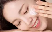 Thói quen tai hại mùa nắng nóng khiến da sạm nám lão hóa nhanh