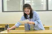 Thi tốt nghiệp THPT: Nhìn bài bị trừ 25% điểm, mang điện thoại bị đình chỉ