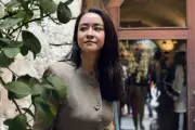 Thùy Dương 'Phía bên kia thành phố': Tôi yêu ai cũng đậm sâu như tình đầu