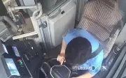 Tài xế xe buýt hy sinh thân mình, đạp phanh cứu 12 mạng người