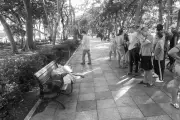 Tài xế xe ôm tử vong tại vườn hoa Ngọc Lâm, Hà Nội