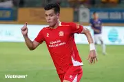 Tiến Linh ghi bàn giúp CA TP.HCM chia điểm với Hà Nội FC