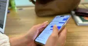 Tin nhắn của đồng nghiệp khiến tôi chết lặng giữa đường đưa con đi viện