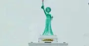 Tượng 'nữ thần khai phóng' xây trái phép trên đất giao thông ở Tây Ninh